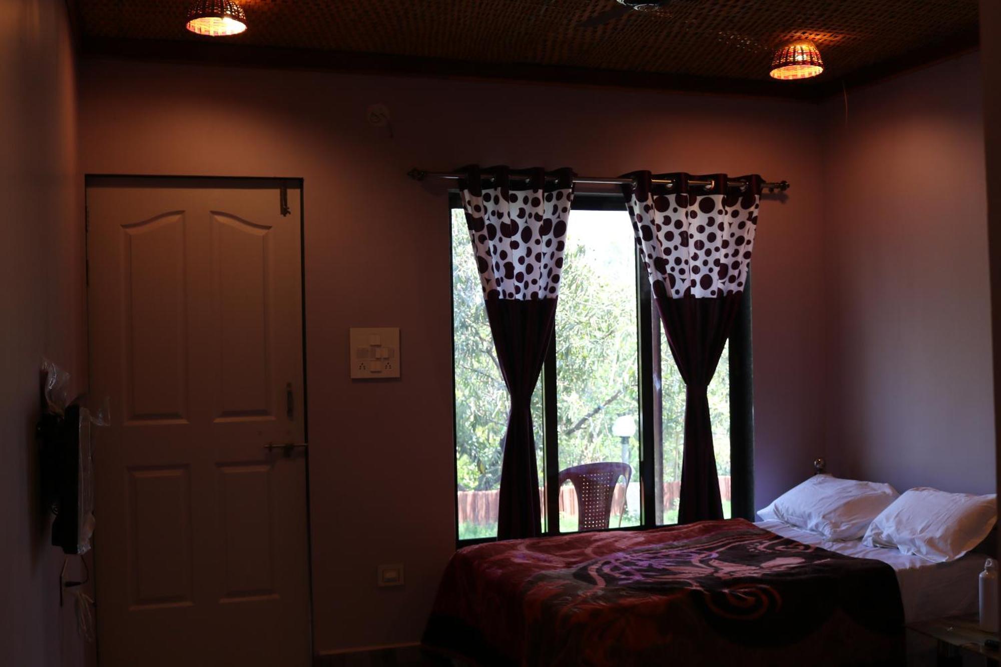 Chardara Agro Tourism Hotel Mahabaleshwar Exterior photo